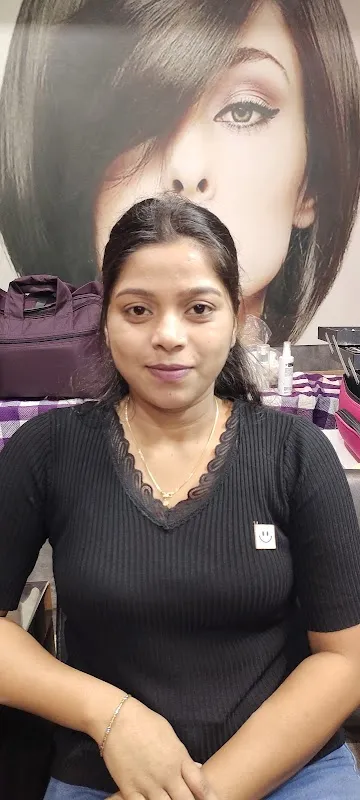 Phoenix beauty parlour Ajara