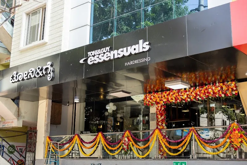 Essensuals by Toni&Guy Hairdressing Salon, Kempapura