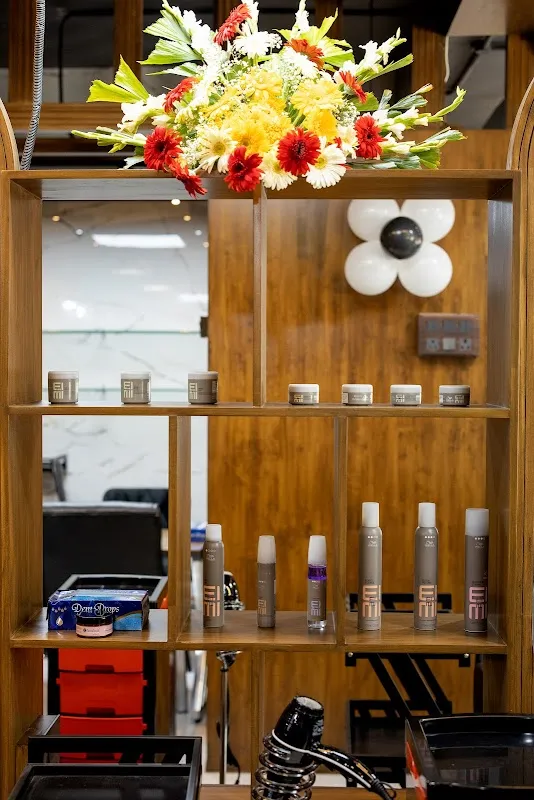 Essensuals by Toni&Guy Hairdressing Salon, Kempapura