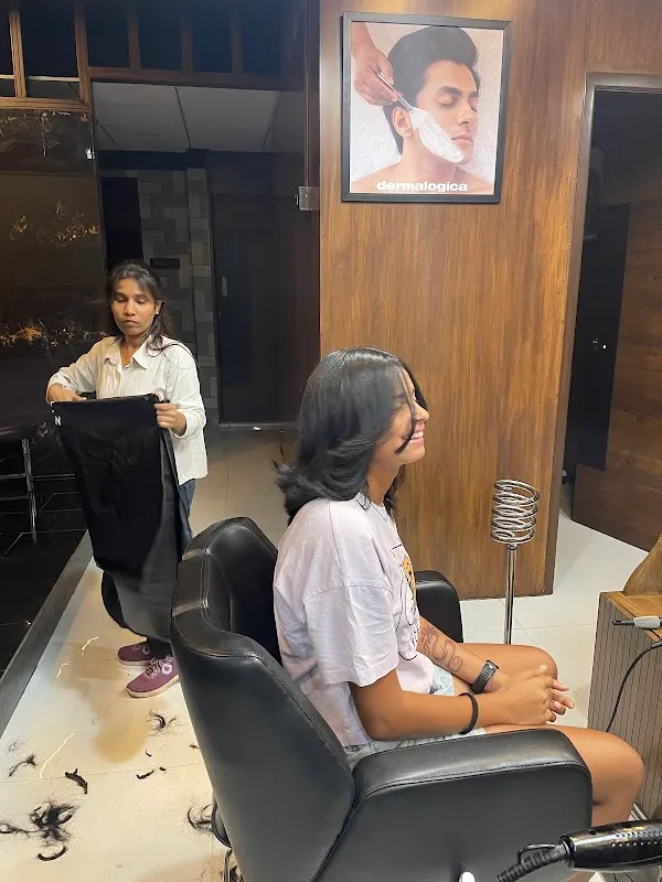 Essensuals by Toni&Guy Hairdressing Salon, Kempapura