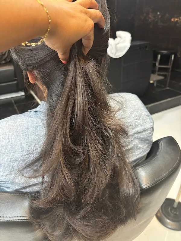 Essensuals by Toni&Guy Hairdressing Salon, Kempapura