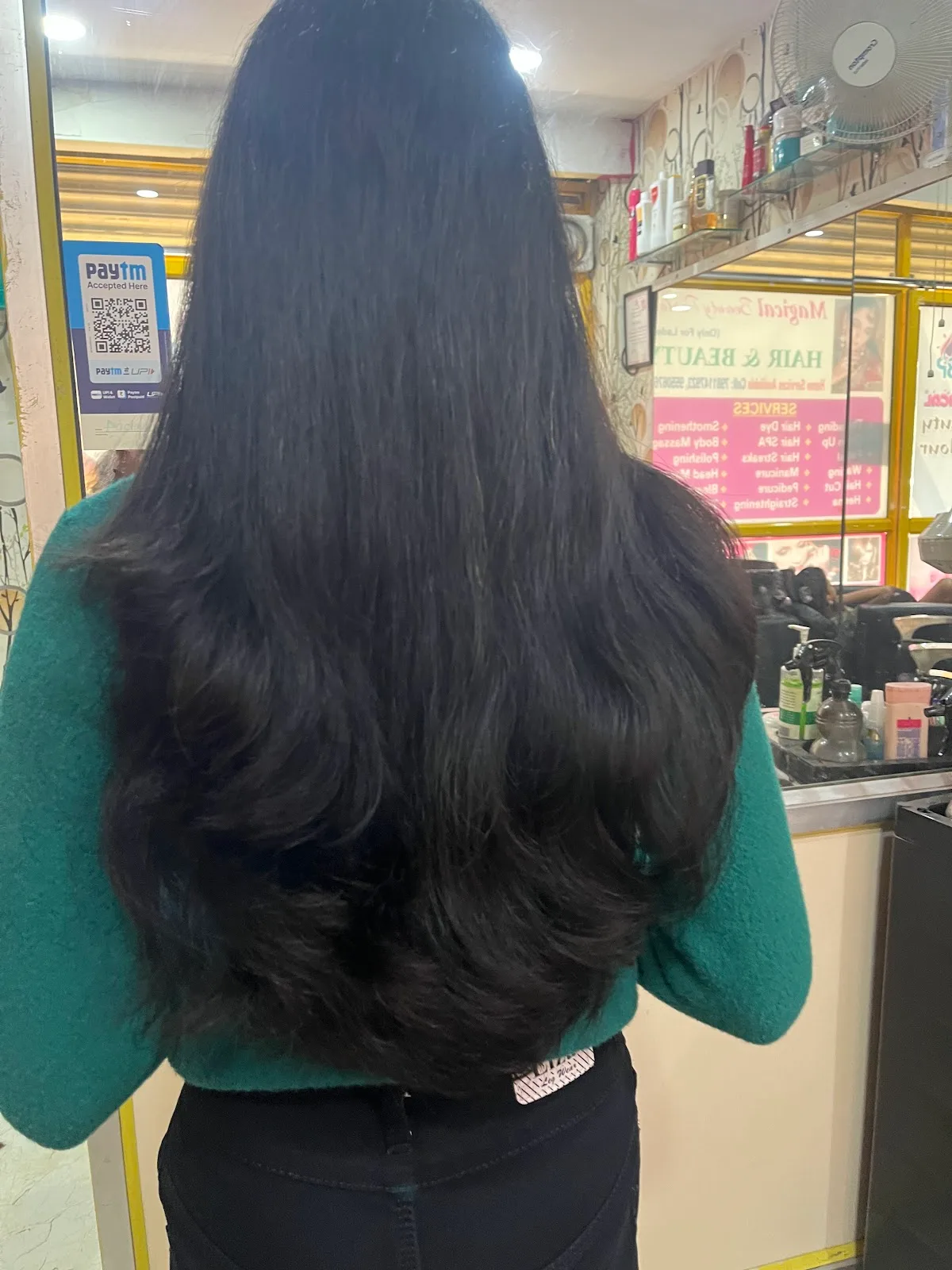 S R K Sarees ana Beauty lounge