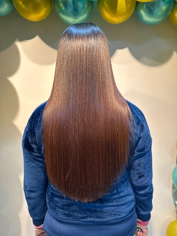 Lakme Salon for Him and Her in Shalimar Bagh, Delhi
