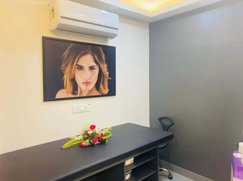 Lakme Salon for Him and Her in Shalimar Bagh, Delhi