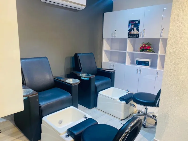 Lakme Salon for Him and Her in Shalimar Bagh, Delhi