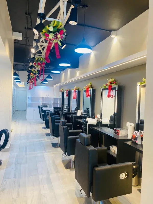 Lakme Salon for Him and Her in Shalimar Bagh, Delhi