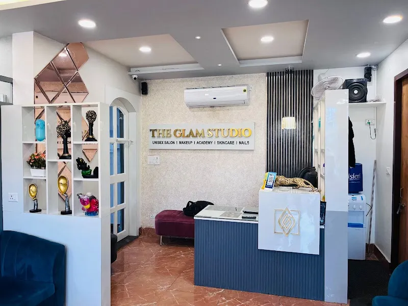 Glamax Studio - Unisex Salon | Bridal Makeup Studio & Academy | Nail Studio | Laser Clinic