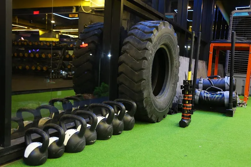 Physc gym Kamothe - Best gym in kamothe ( Navi Mumbai)