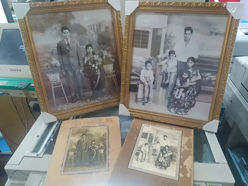 KEDAI GAMBAR & BINGKAI&PHONE REPAID LUCKY PHOTO STUDIOS