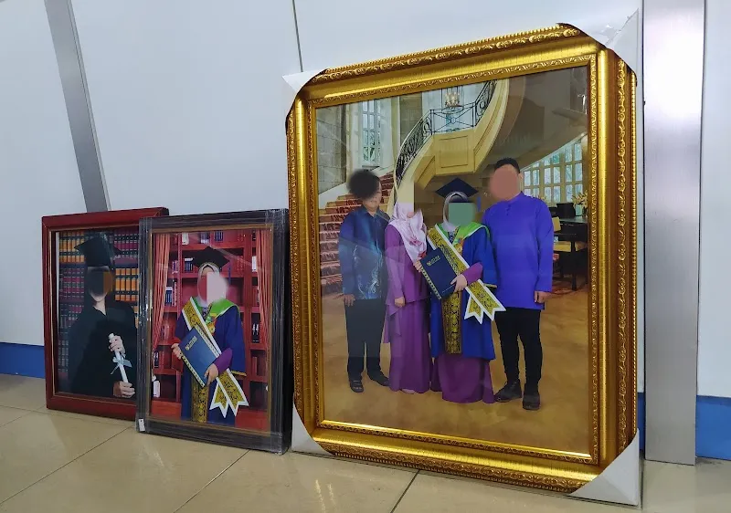 KEDAI GAMBAR & BINGKAI&PHONE REPAID LUCKY PHOTO STUDIOS