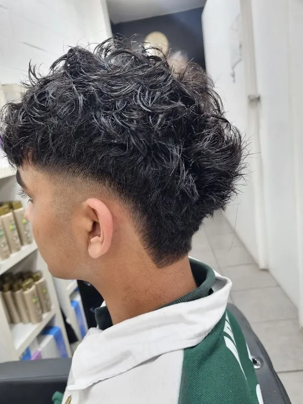 Dhillonz hair and beauty salon