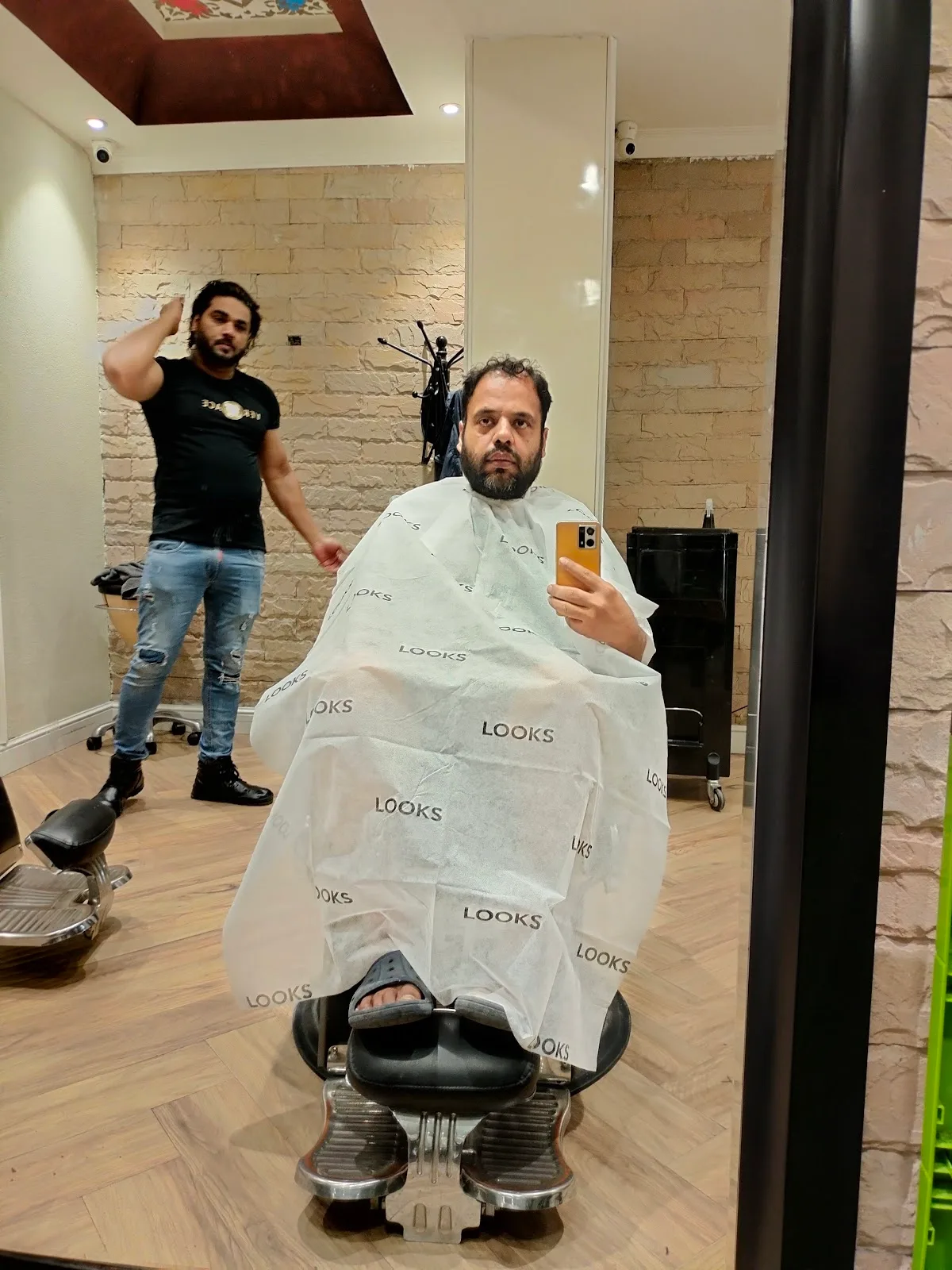 Looks Salon, New Rajinder Nagar