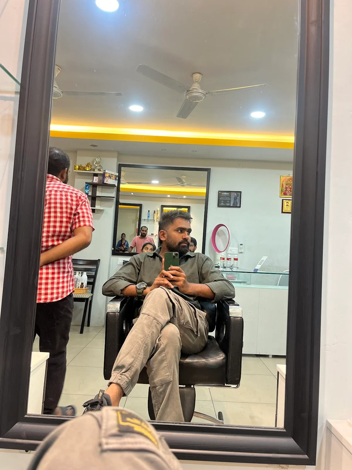 Fly Unisex Salon