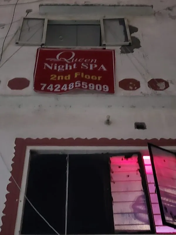 Queen Night Spa