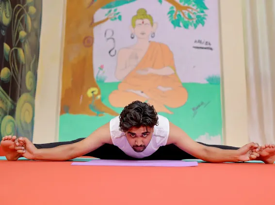 Infinity yoga/ Yoga teacher at home / Yoga Classes in Delhi