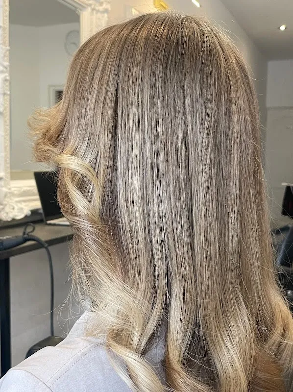 NS Studio | Nadia Strigulina Hairdresser & Colorist