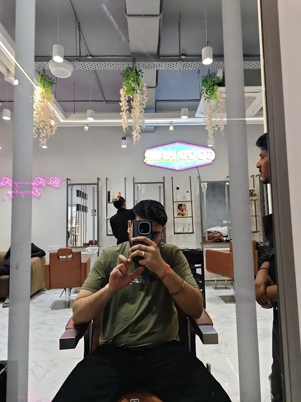 Lakme Salon For Him and Her in Vrindavan Yojana,RB Road,Lucknow