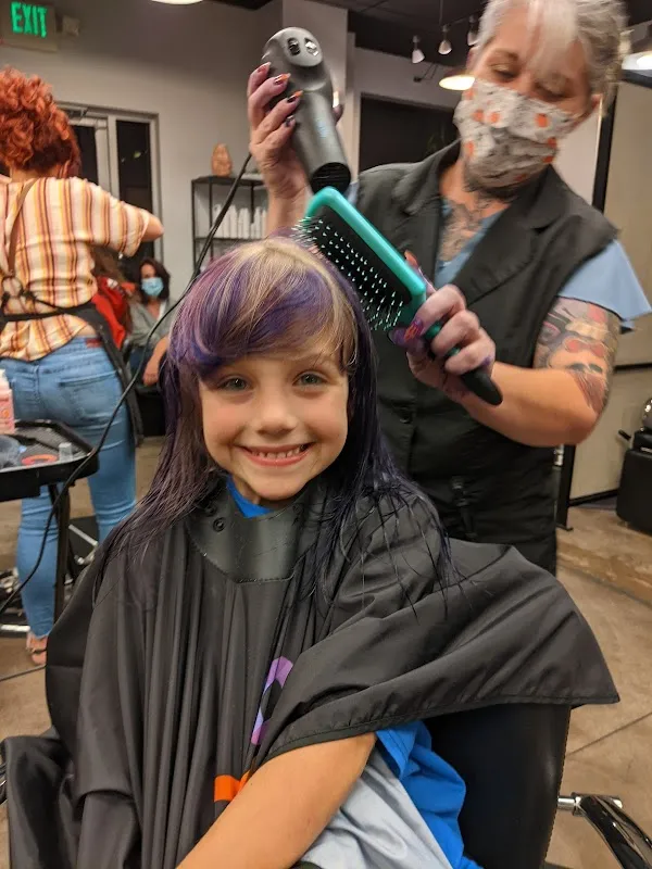 Chaz Salon