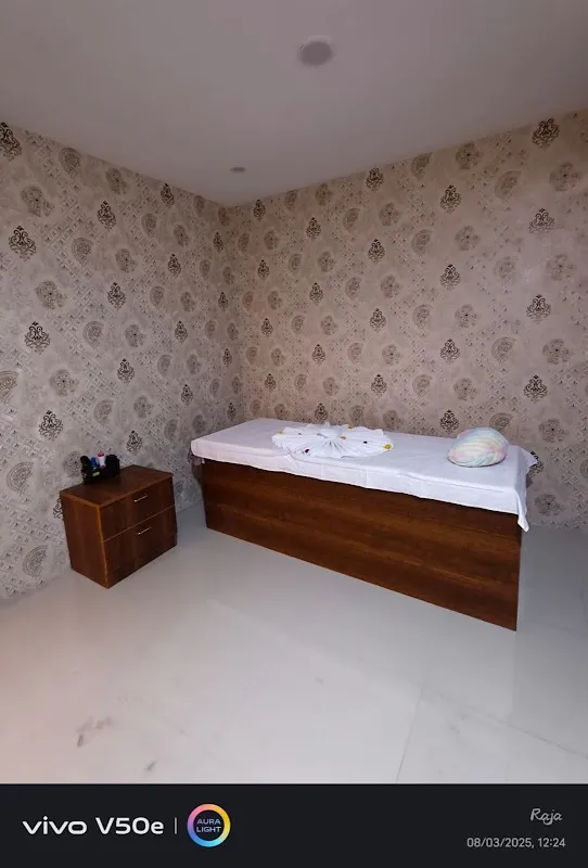 Royal moksha unisex spa