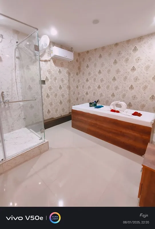 Royal moksha unisex spa