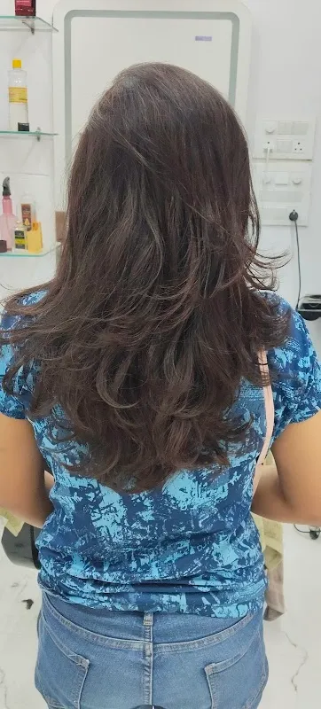 COLORS N CURLS UNISEX SALON