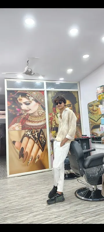 COLORS N CURLS UNISEX SALON