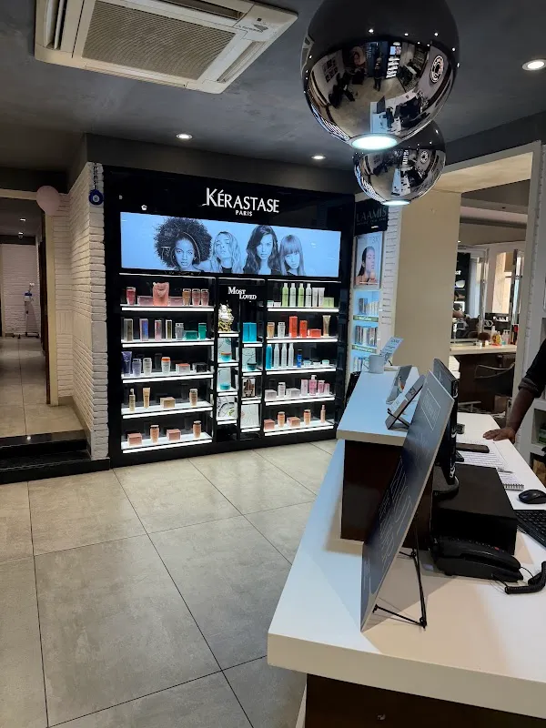Looks Salon, Sector 5, Dwarka