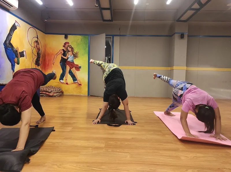 Intensive yoga studio| Best Yoga Classes In Rajouri Garden| Disc bulge, Slip disc, Migraine, Cervical pain, PCOD and PCOS