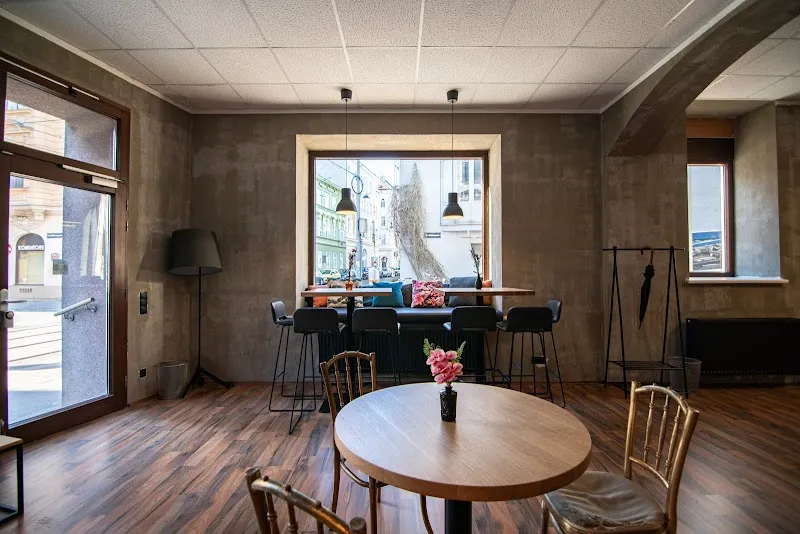 Podcast Café • Studio • Co-Working