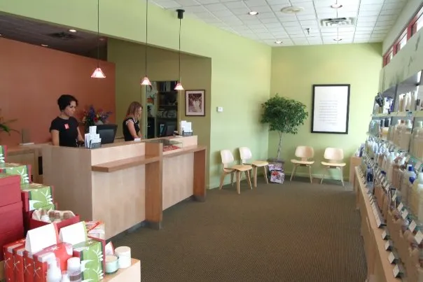 Nuovo Salons