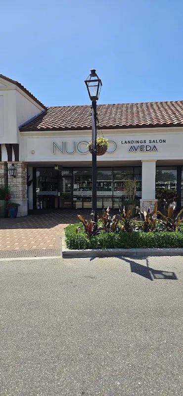 Nuovo Salons