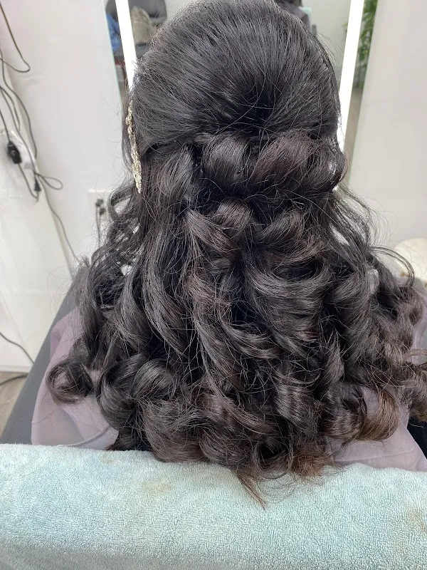 Mirna & Sal Unisex Hair salon