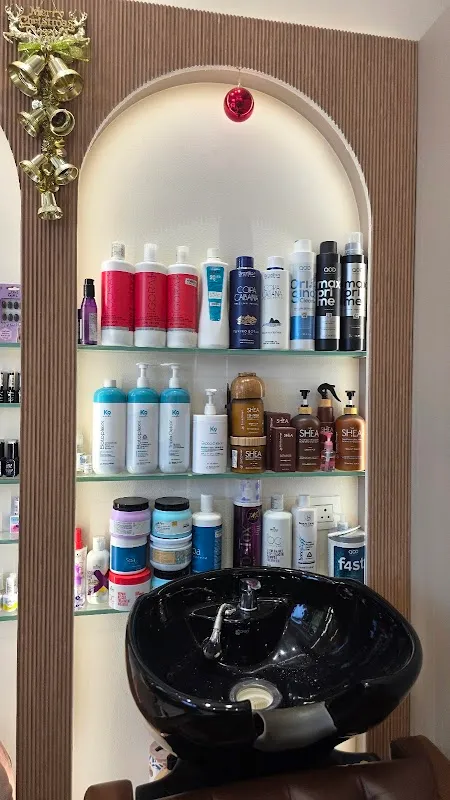 B BEAUTY SALON