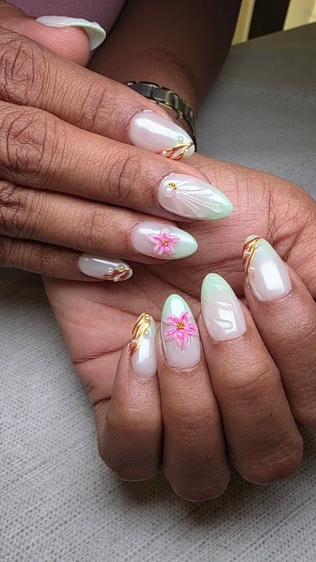 B BEAUTY SALON