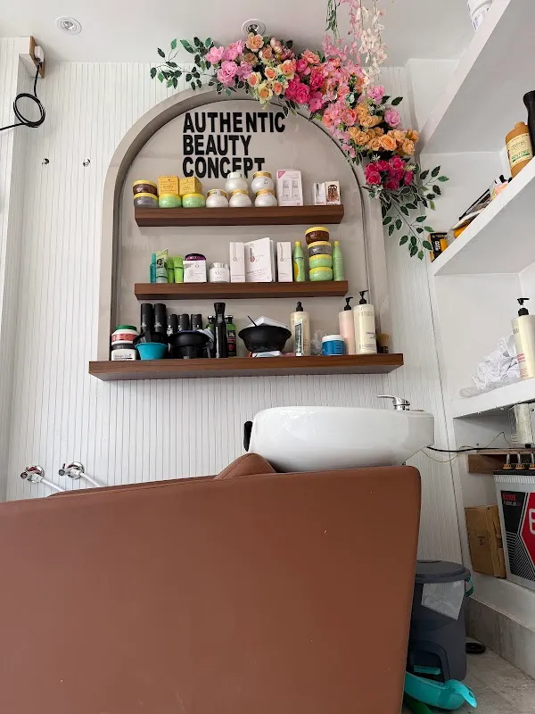 Lumina unisex salon chapra