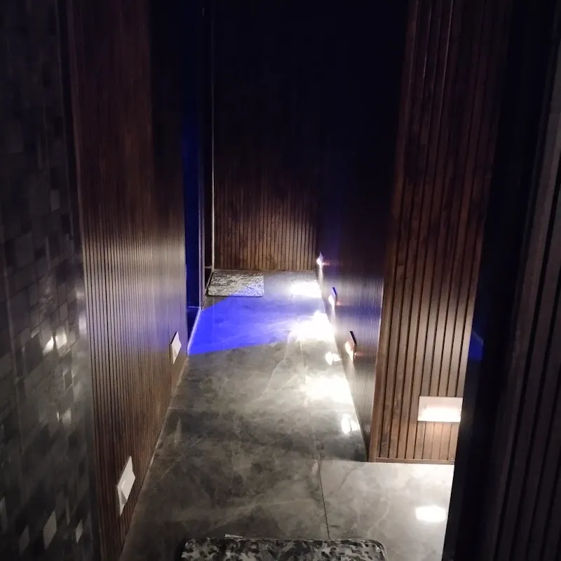 Serenity Waves Family Spa