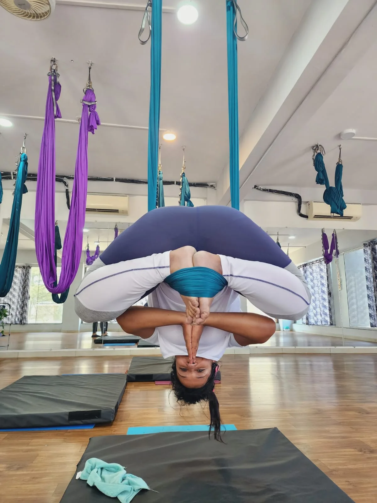 THE WAVES AERIAL YOGA