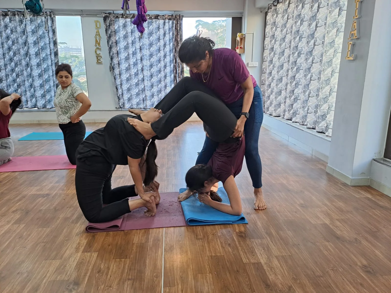 THE WAVES AERIAL YOGA