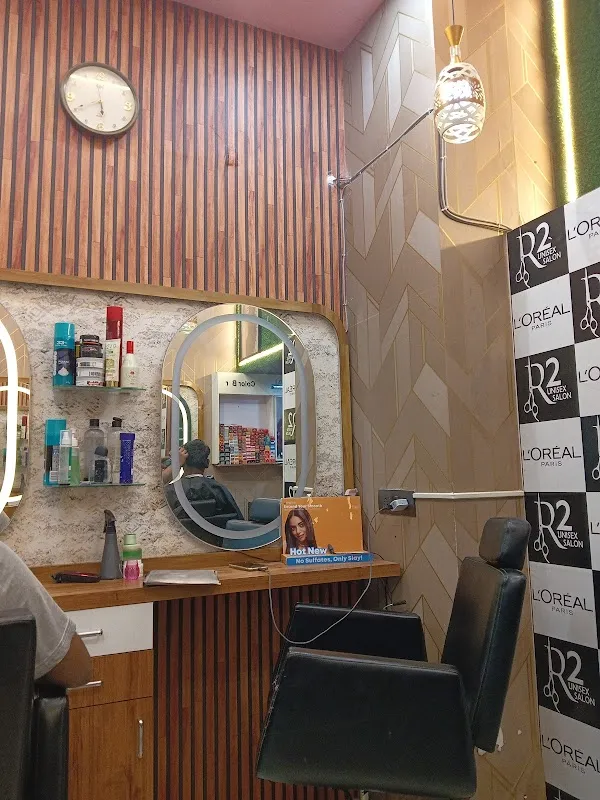 R2 Unisex Salon and beauty academy