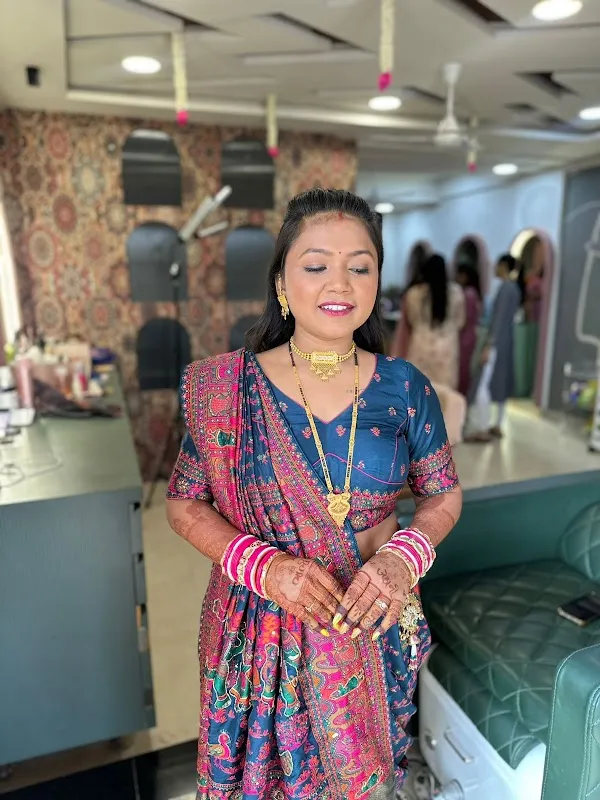 priya's makeup hair and beauty