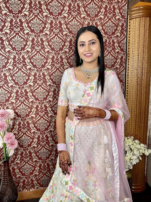 priya's makeup hair and beauty