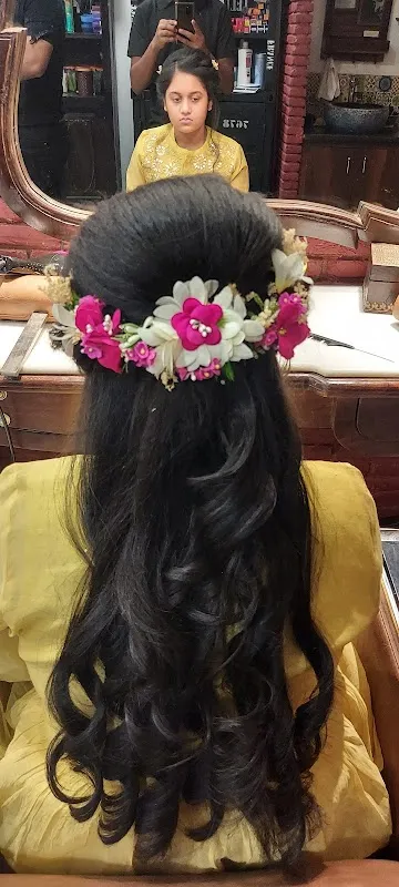 LEELA SALON
