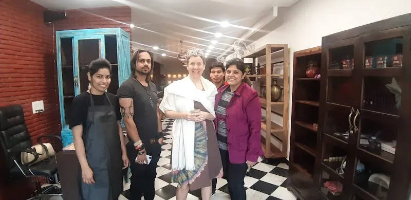 LEELA SALON