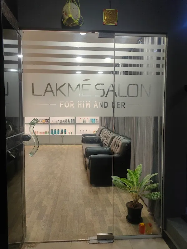 Lakme Salon For Him and Her in Peacock Mall,Ramamurthynagar,Nellore