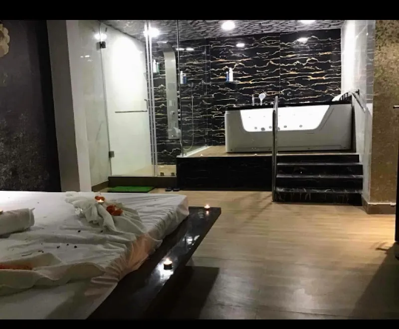 A One Luxury Spa And Salon