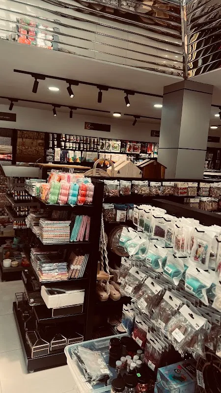 Giftys Art and Craft Shop