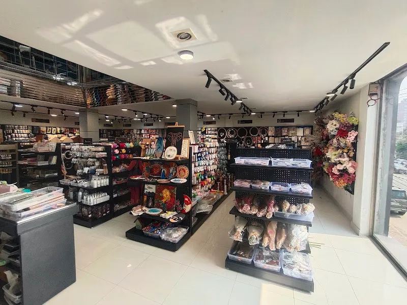 Giftys Art and Craft Shop