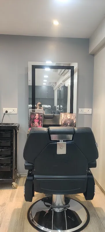 Lakme Salon For Him and Her in Dadar West,Mumbai