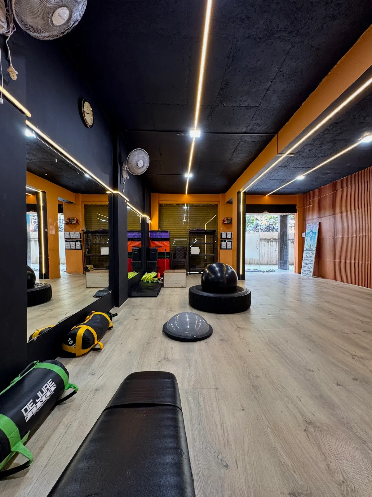 Muscle & Fitness Gym