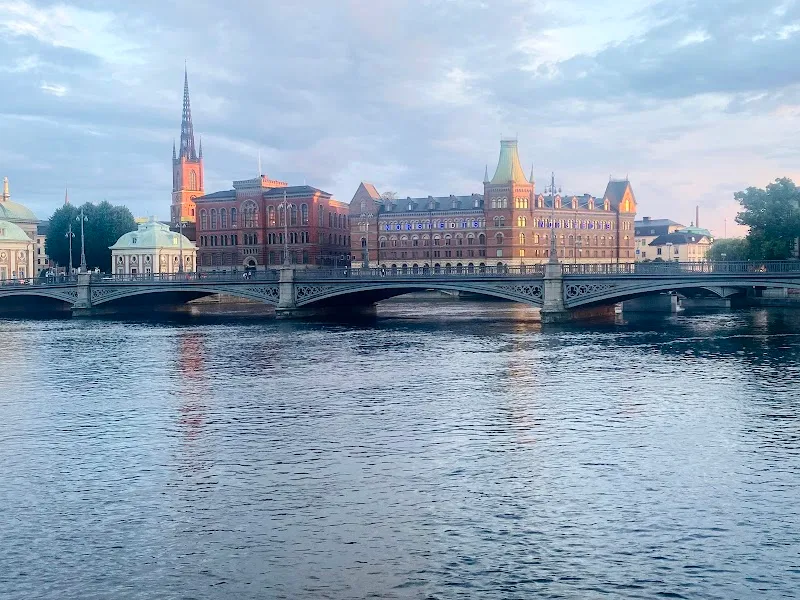 Konstakademien